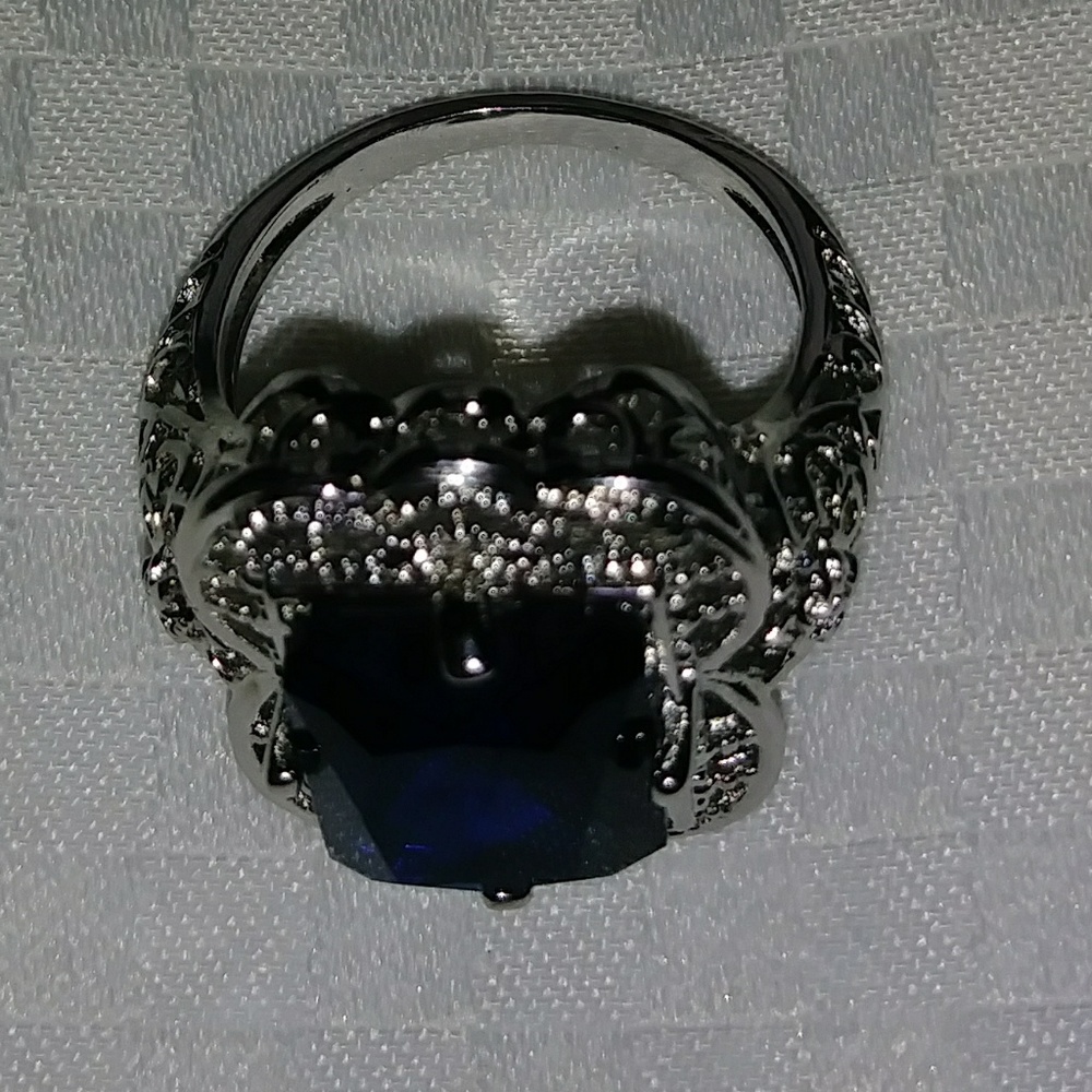 Blue sapphire color stone with hearts ring silver - Picture 5 of 7